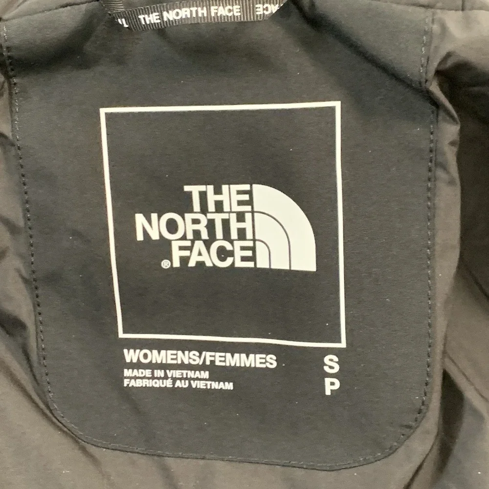 The North Face TNF Women's Small Black First Turn 550 Down Waterproof Jacket NEW